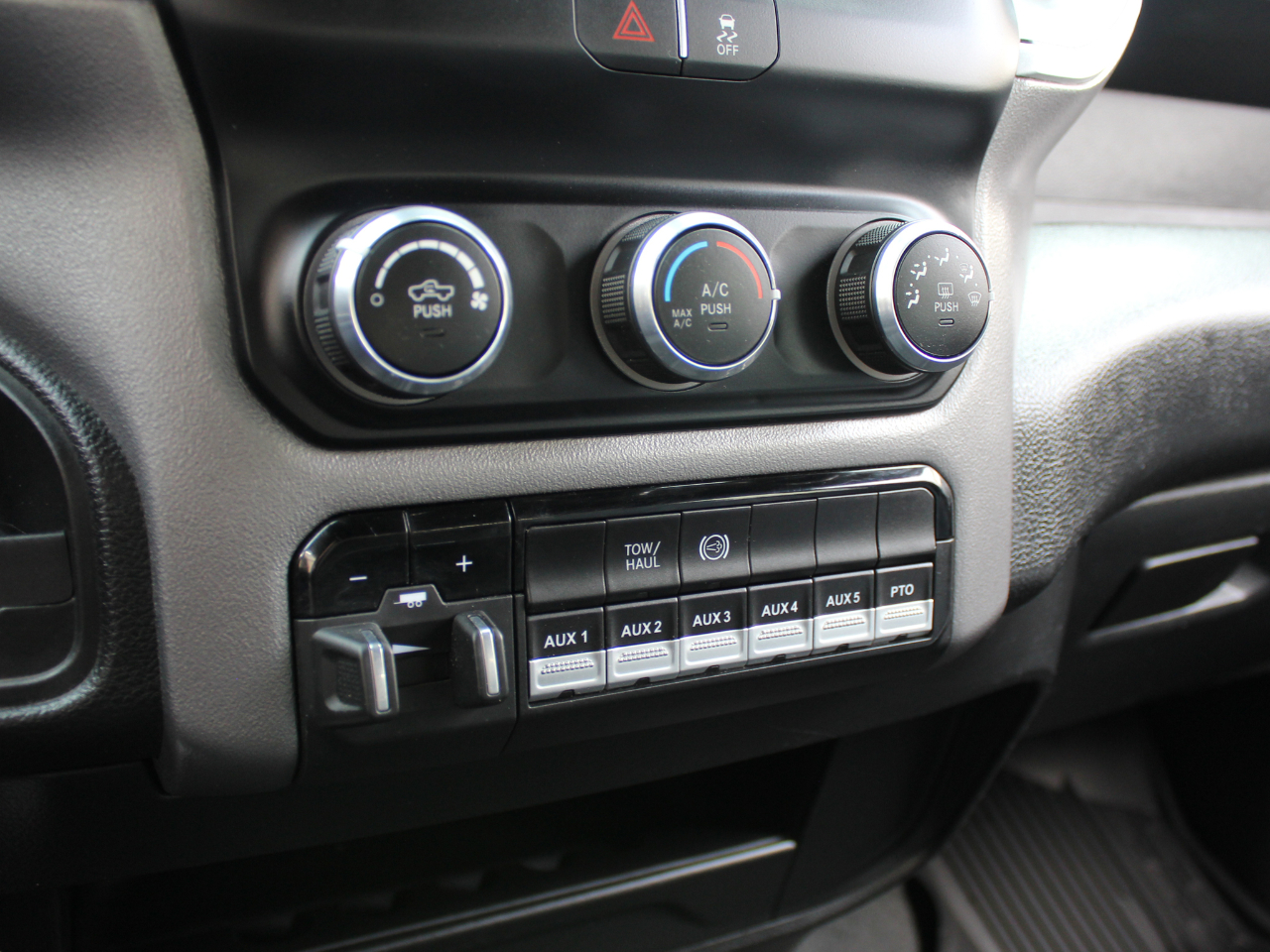 RAM 3500 Crew Cab 4WD DRW 2023