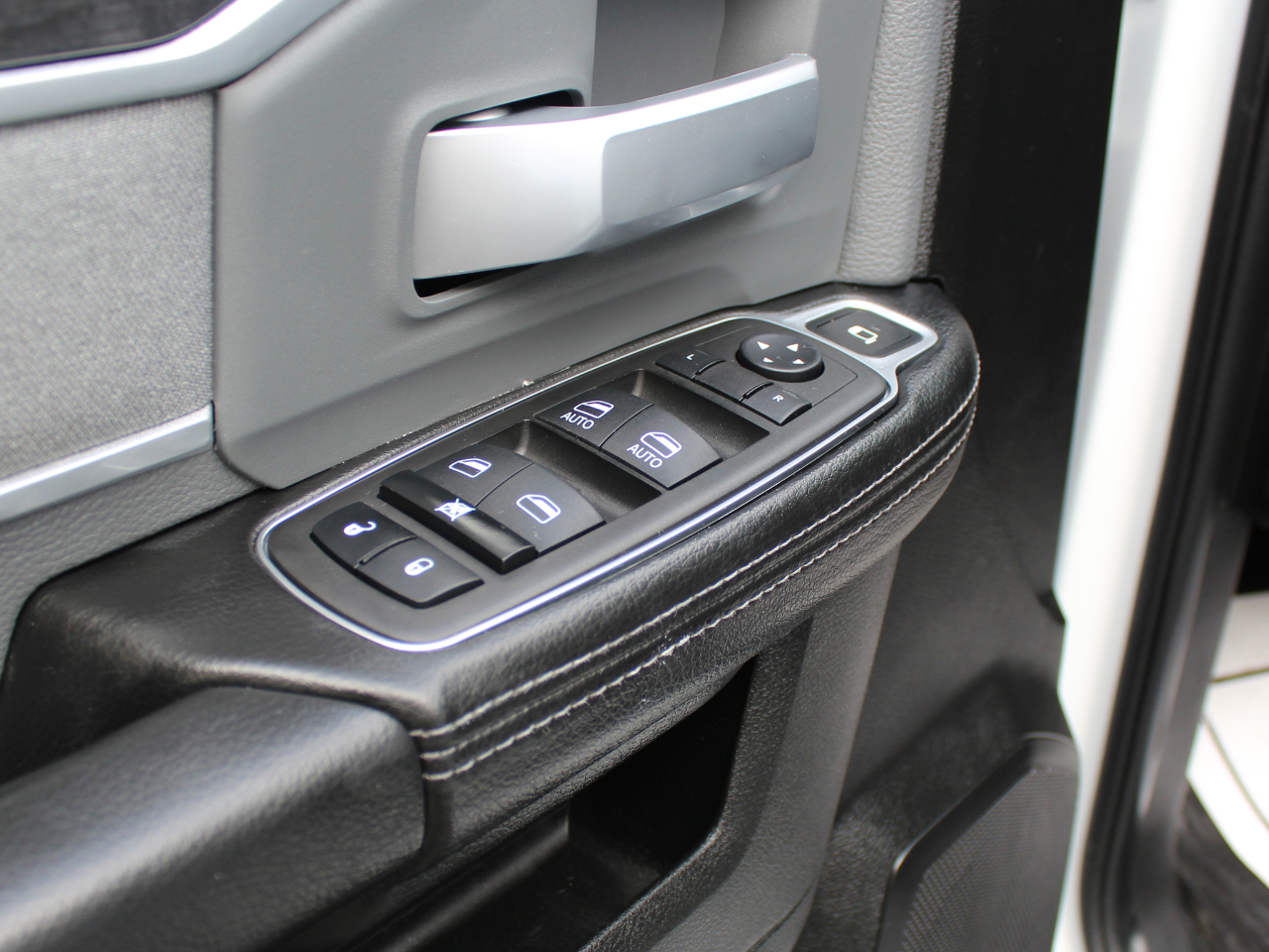 RAM 3500 Crew Cab 4WD DRW 2023