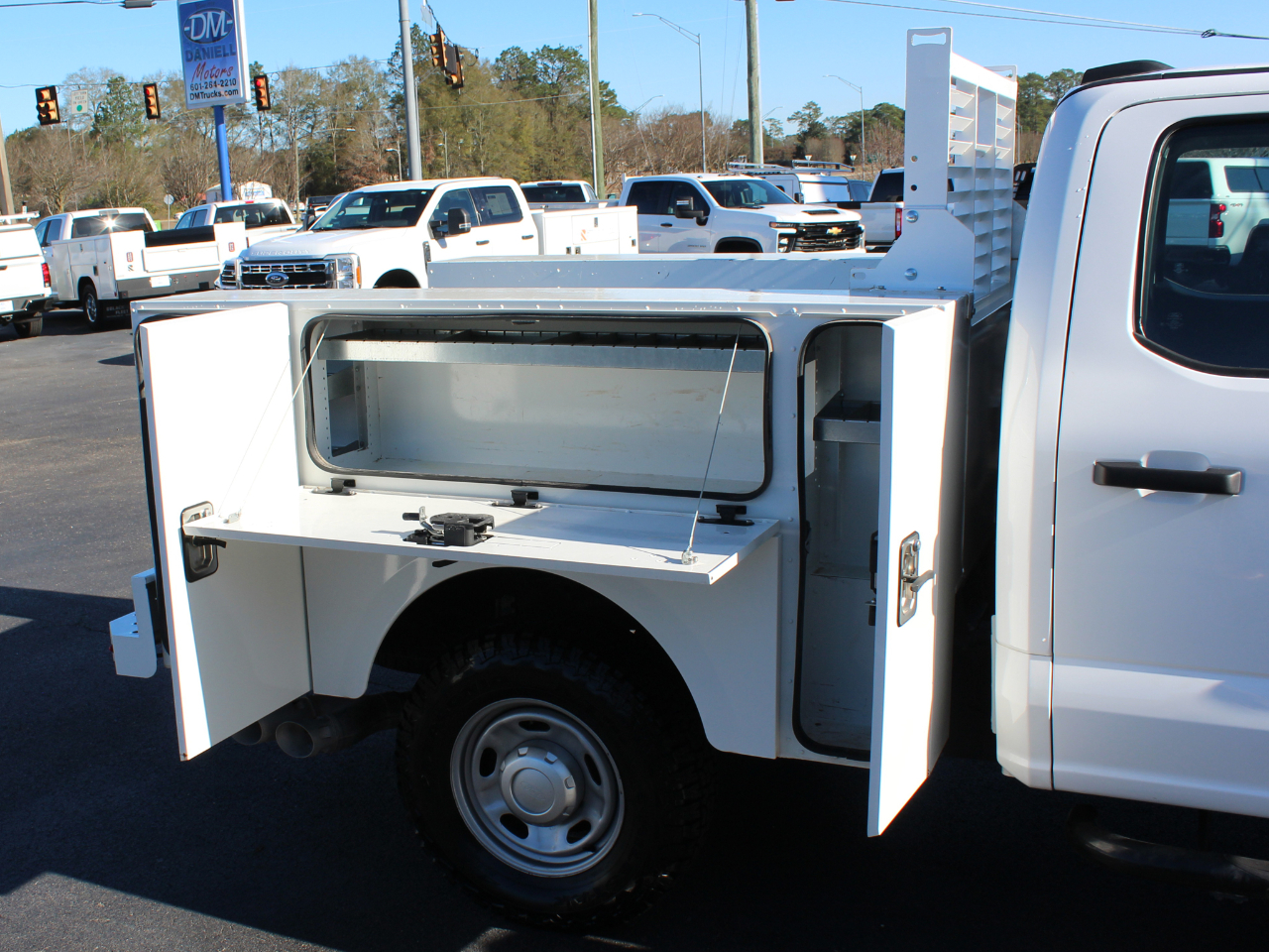 Ford F-250 SD XL Crew Cab 4WD 2024