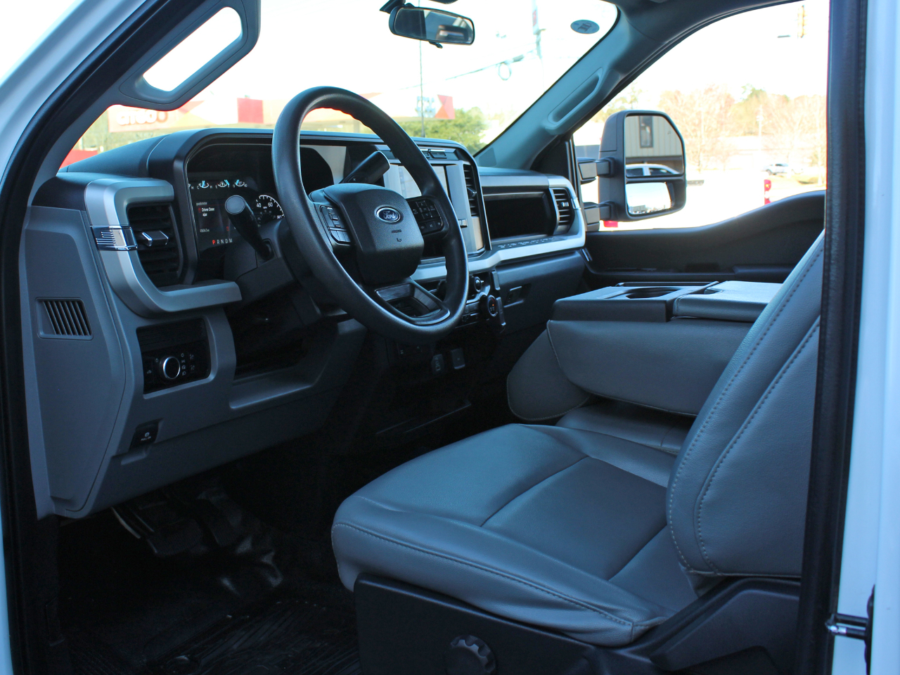 Ford F-250 SD XL Crew Cab 4WD 2024