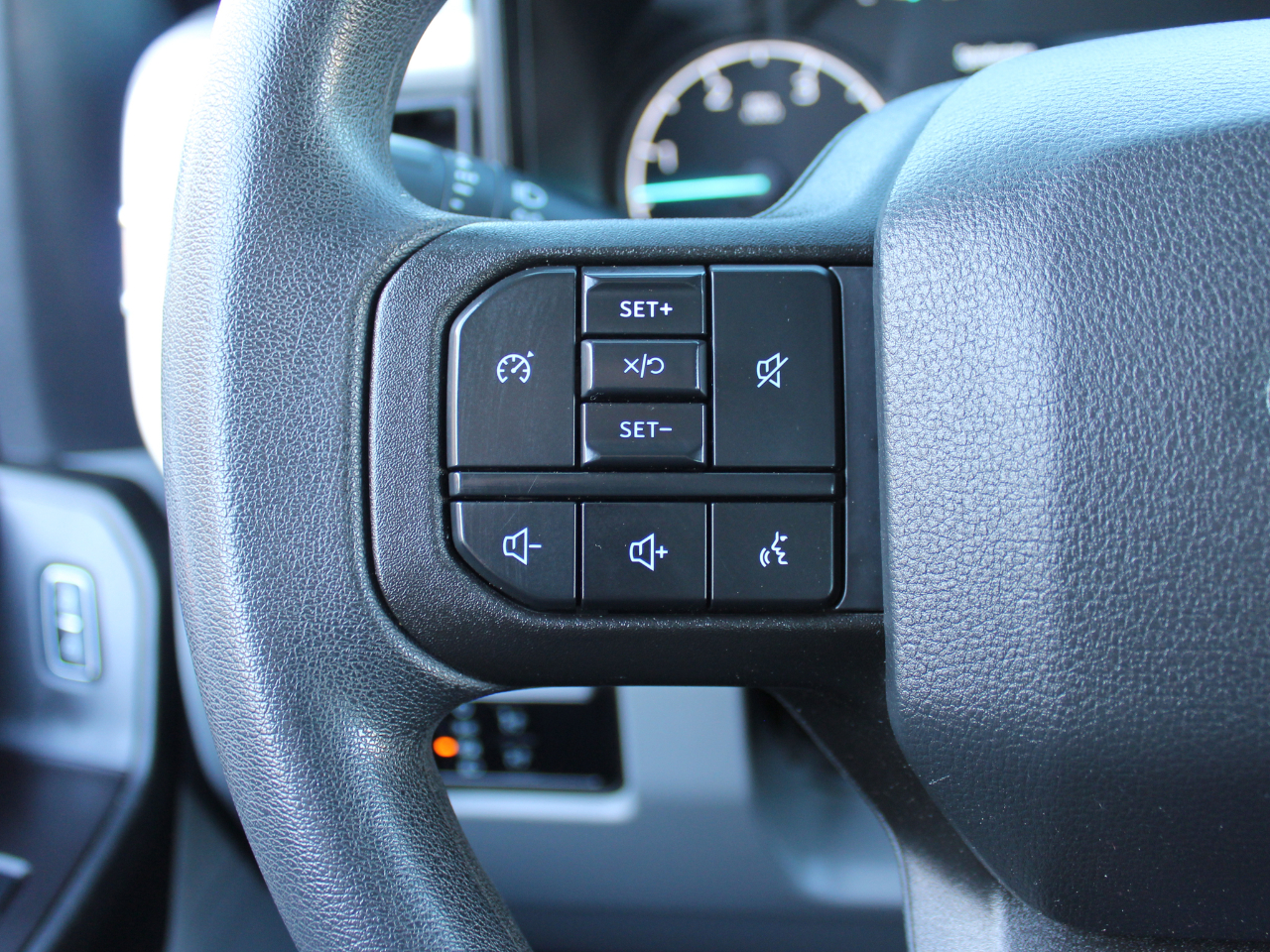 Ford F-250 SD XL Crew Cab 4WD 2024