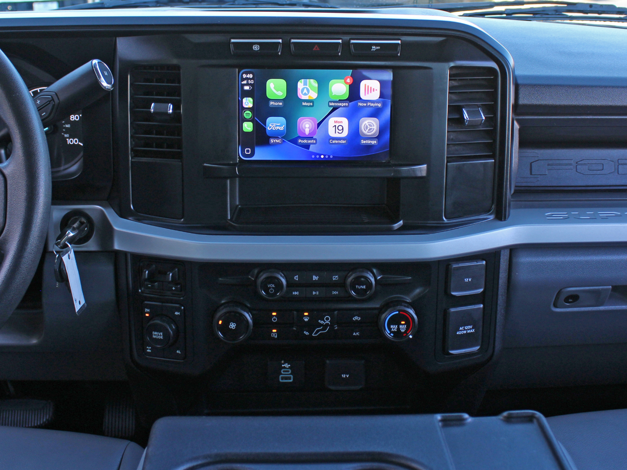 Ford F-250 SD XL Crew Cab 4WD 2024