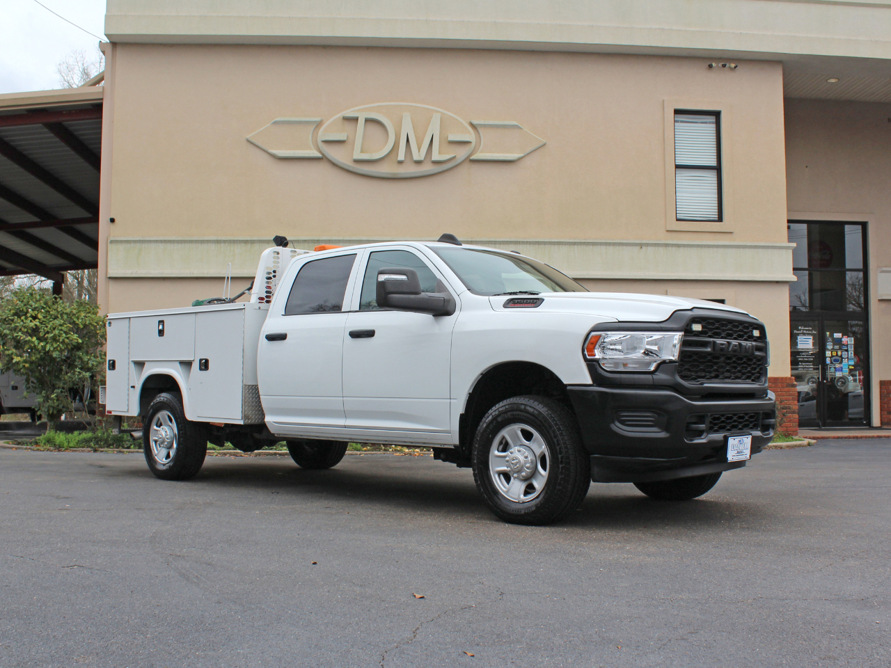RAM 3500 Tradesman Crew Cab 4WD 2023