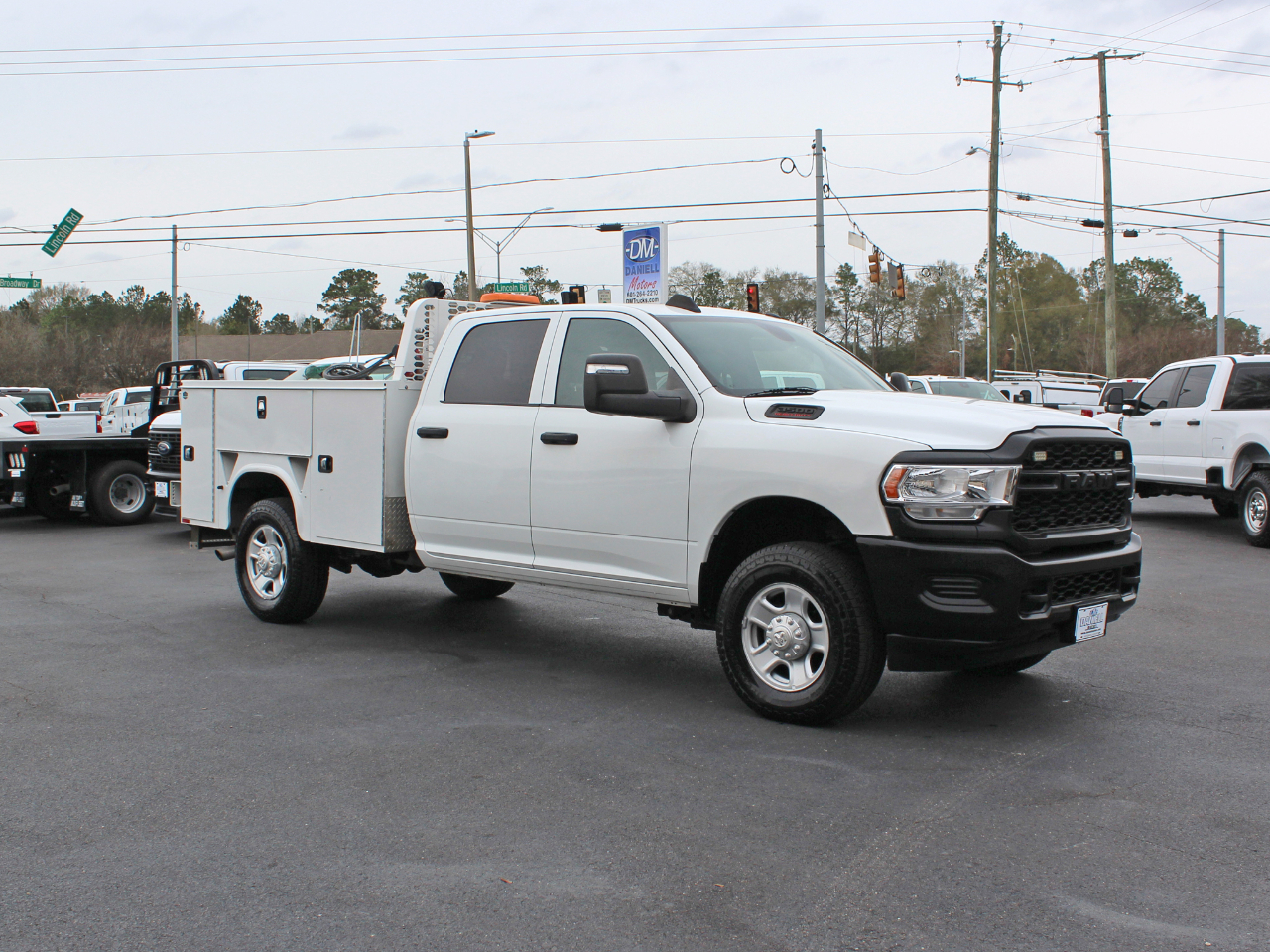 RAM 3500 Tradesman Crew Cab 4WD 2023