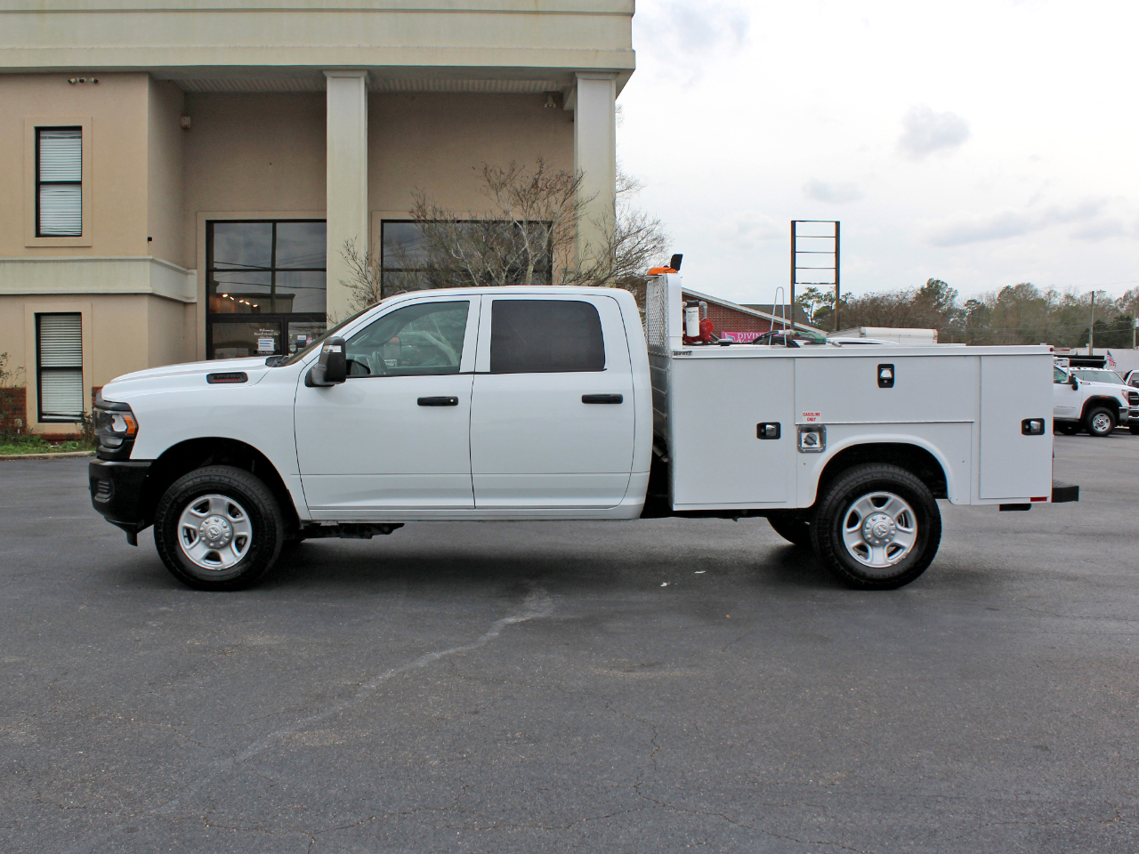 RAM 3500 Tradesman Crew Cab 4WD 2023