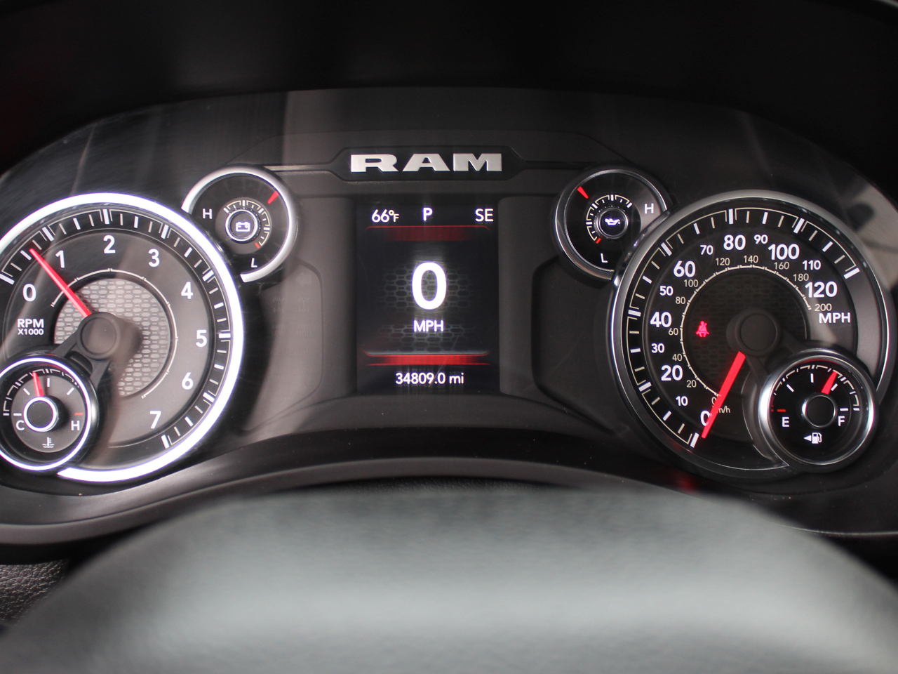 RAM 2500 Tradesman Crew Cab LWB 4WD 2024