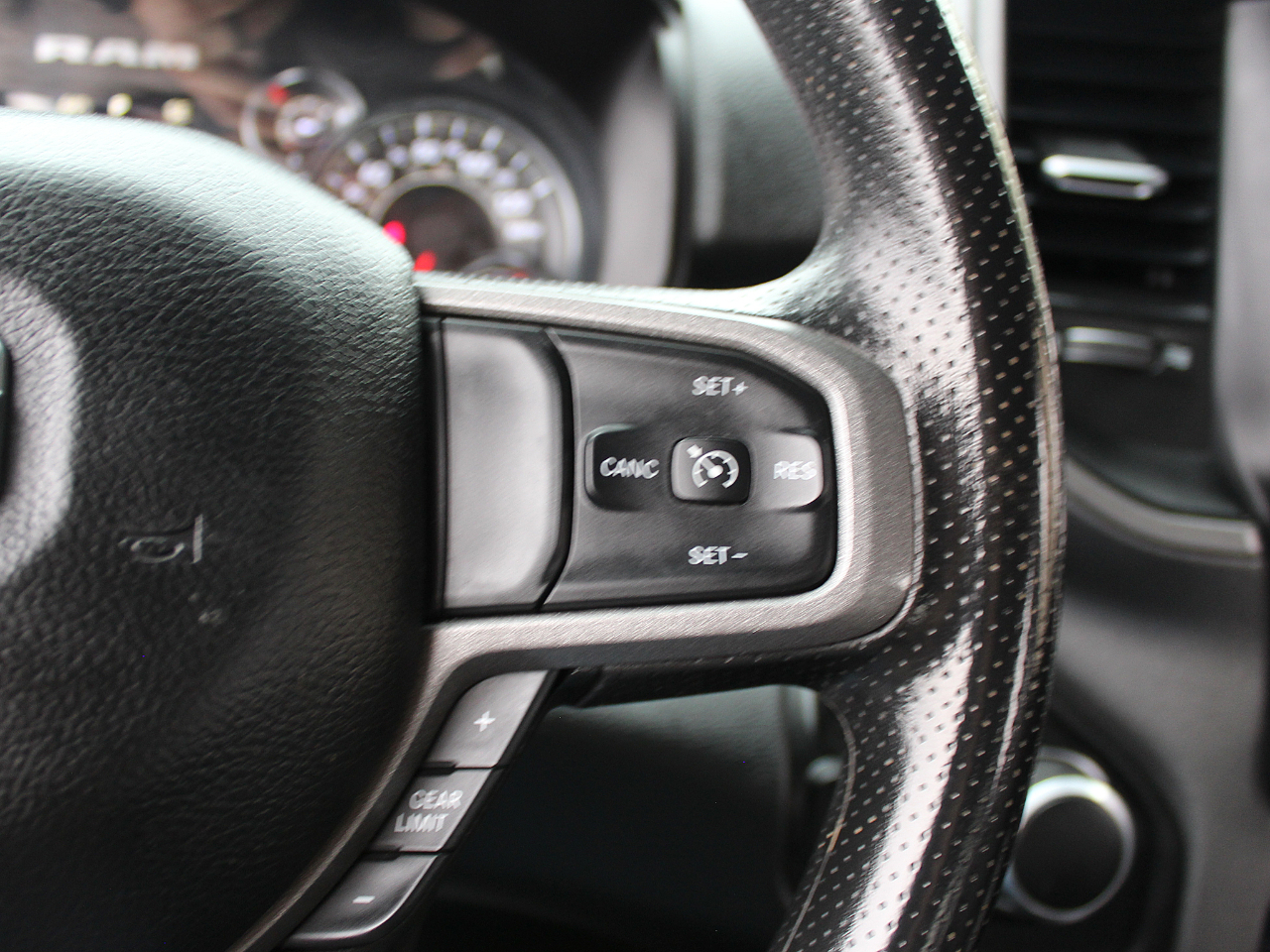 RAM 2500 Tradesman Crew Cab LWB 4WD 2024