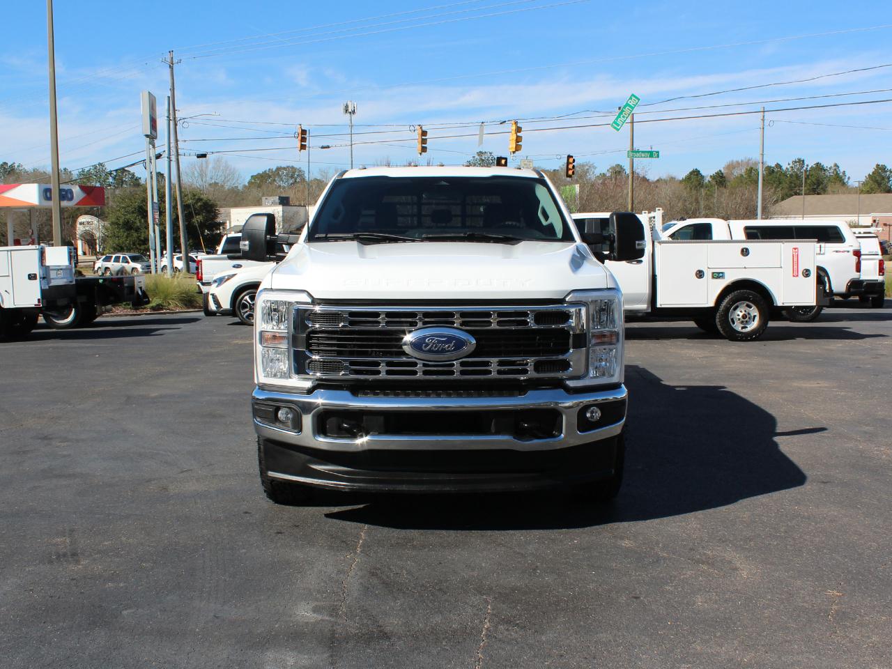 Ford F-350 SD XL Crew Cab Long Bed DRW 4WD 2024