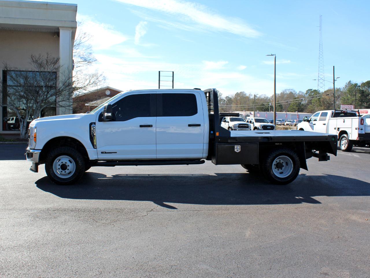 Ford F-350 SD XL Crew Cab Long Bed DRW 4WD 2024