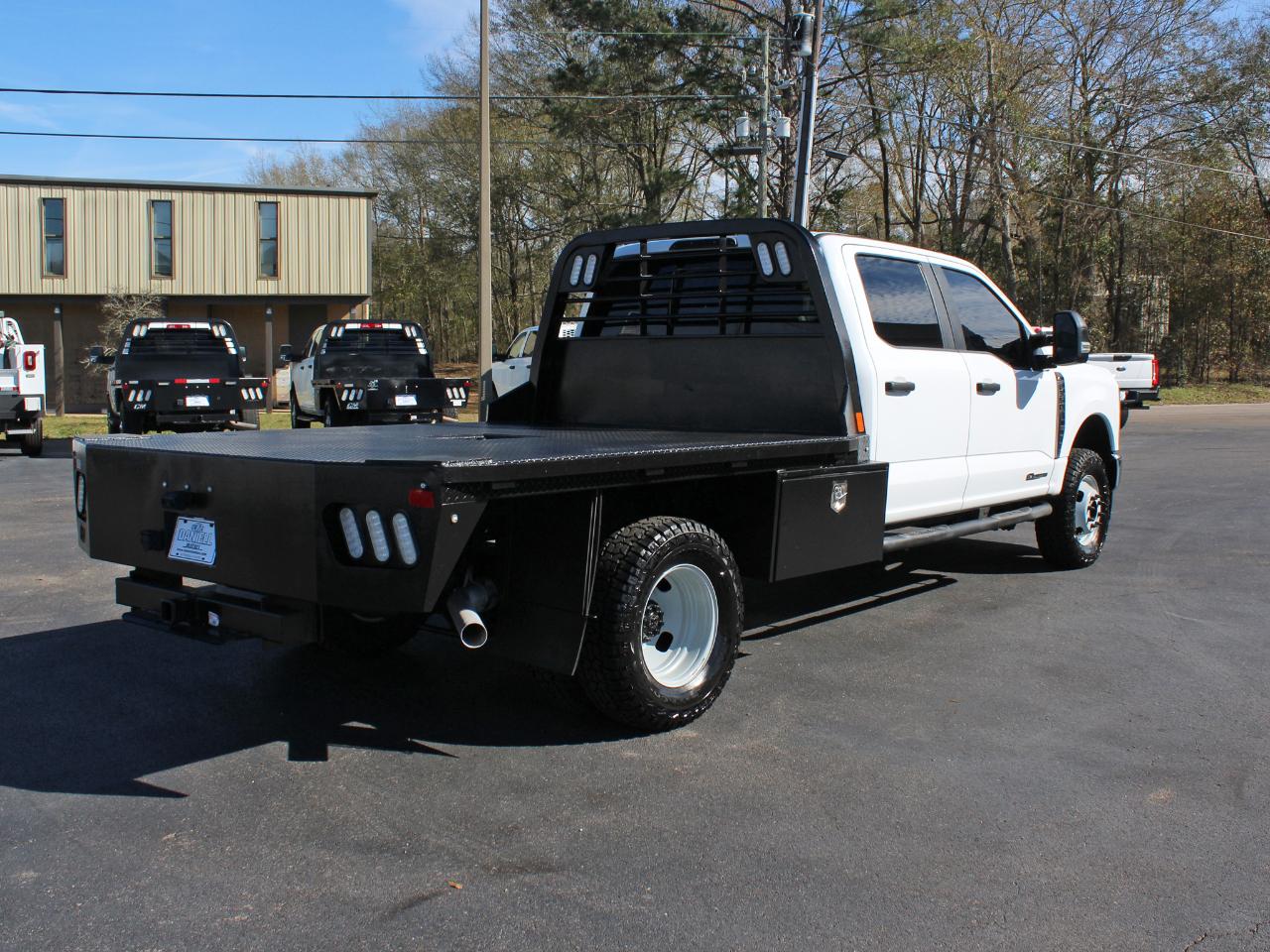 Ford F-350 SD XL Crew Cab Long Bed DRW 4WD 2024
