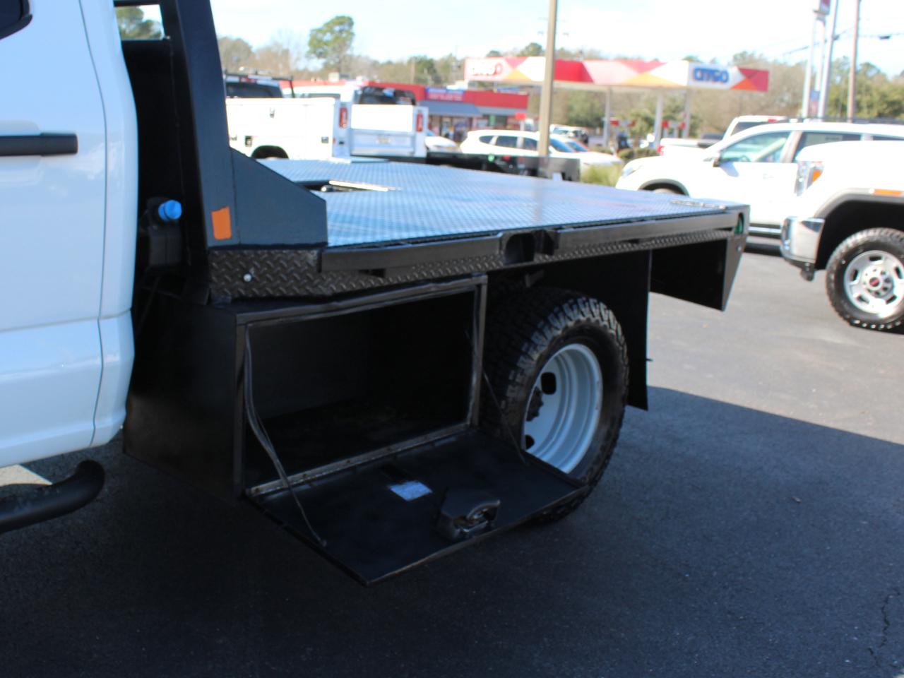 Ford F-350 SD XL Crew Cab Long Bed DRW 4WD 2024