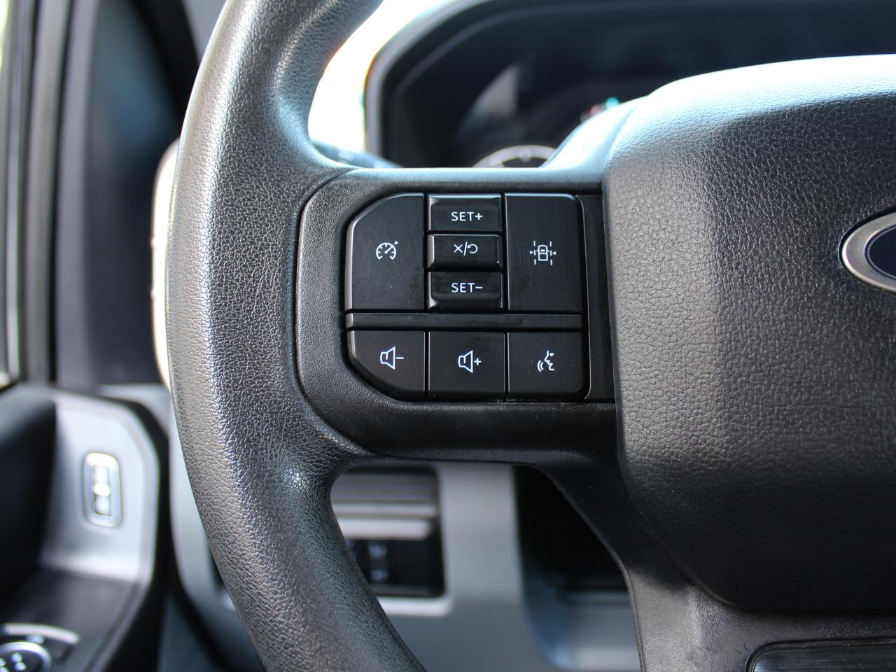 Ford F-350 SD XL Crew Cab Long Bed DRW 4WD 2024