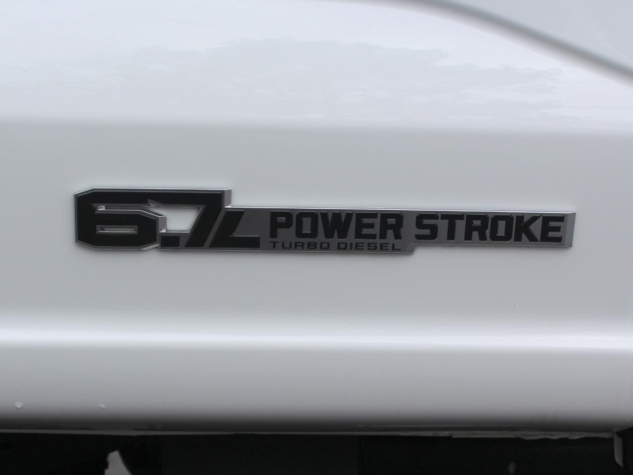 Ford F-350 SD XL Crew Cab Long Bed DRW 4WD 2024