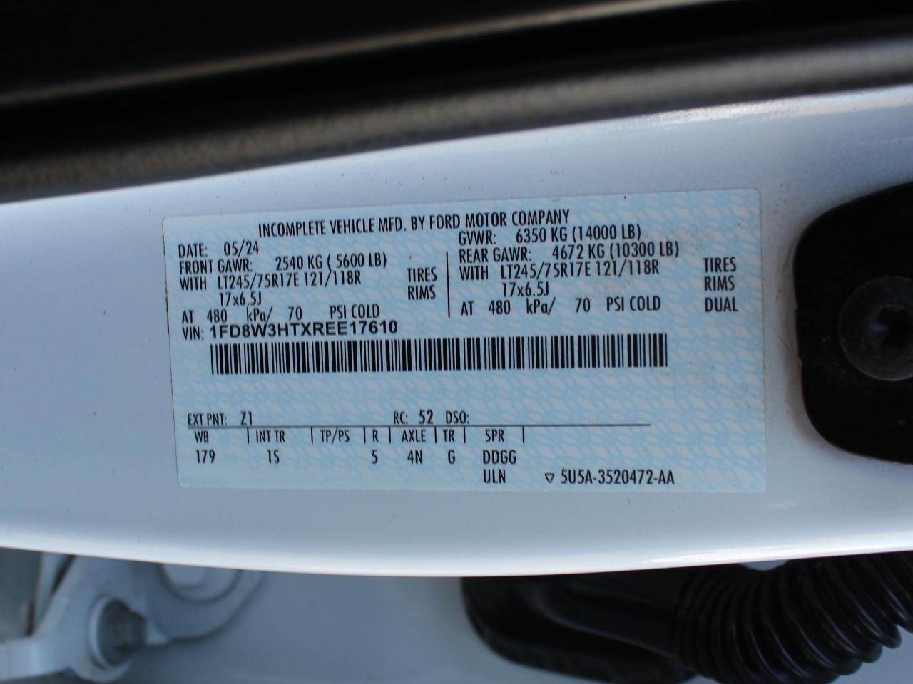 Ford F-350 SD XL Crew Cab Long Bed DRW 4WD 2024