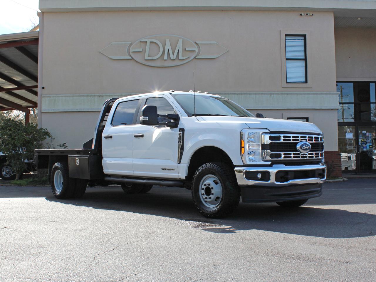 Ford F-350 SD XL Crew Cab Long Bed DRW 4WD 2024