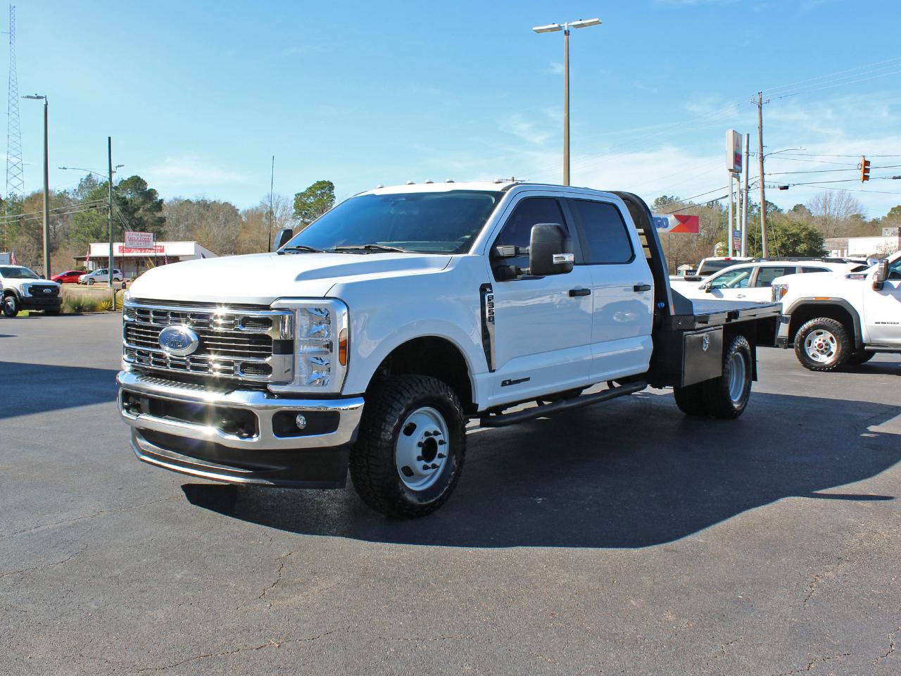 Ford F-350 SD XL Crew Cab Long Bed DRW 4WD 2024