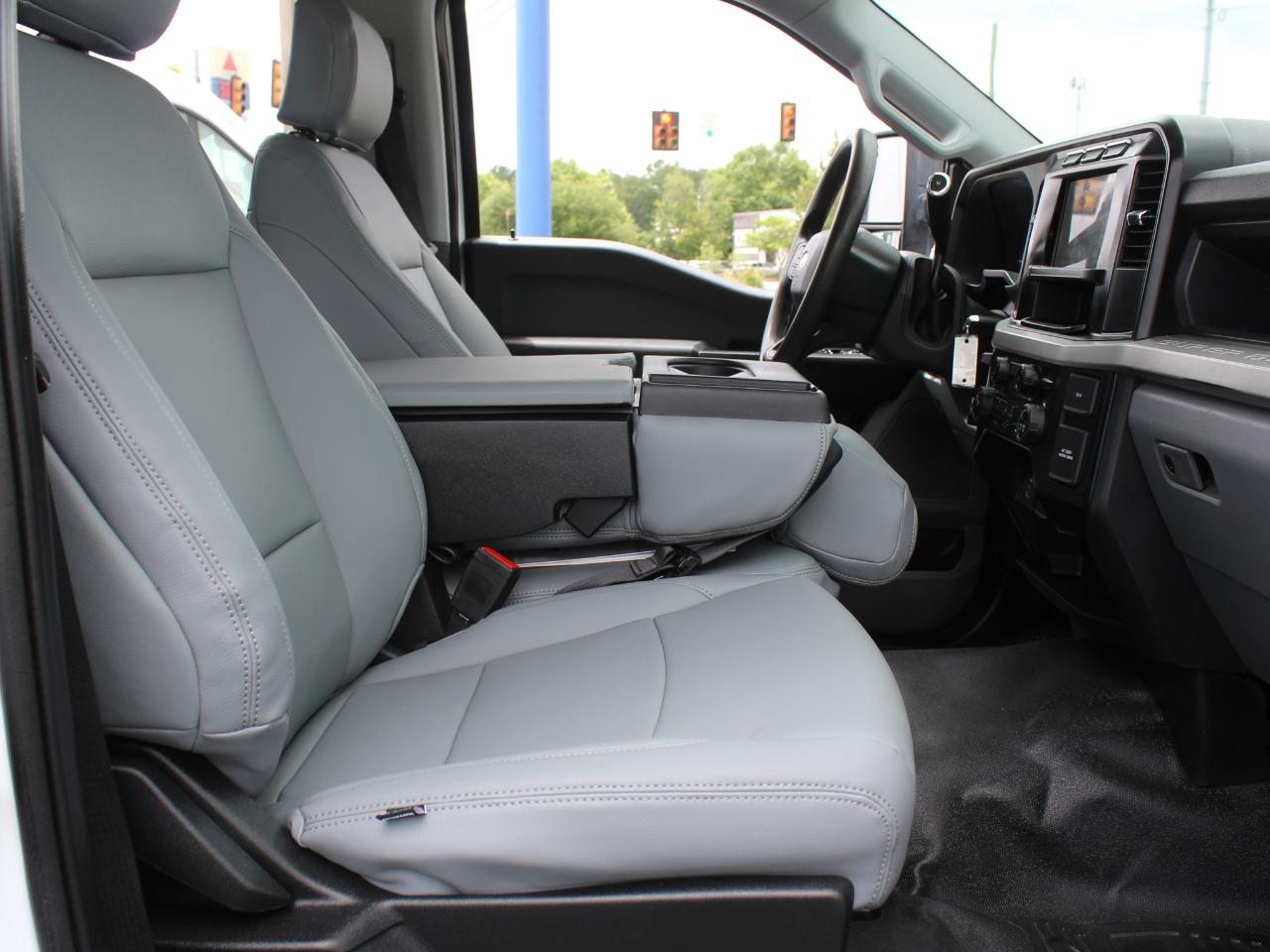 Ford F-350 SD XL Crew Cab Long Bed DRW 4WD 2024