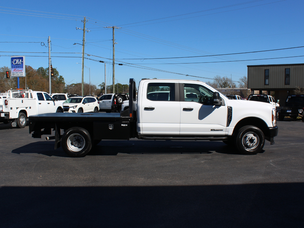 Ford F-350 SD XL Crew Cab Long Bed DRW 4WD 2024