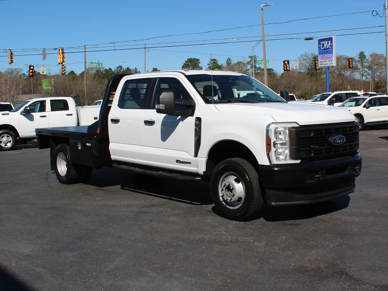 Ford F-350 SD XL Crew Cab Long Bed DRW 4WD 2024