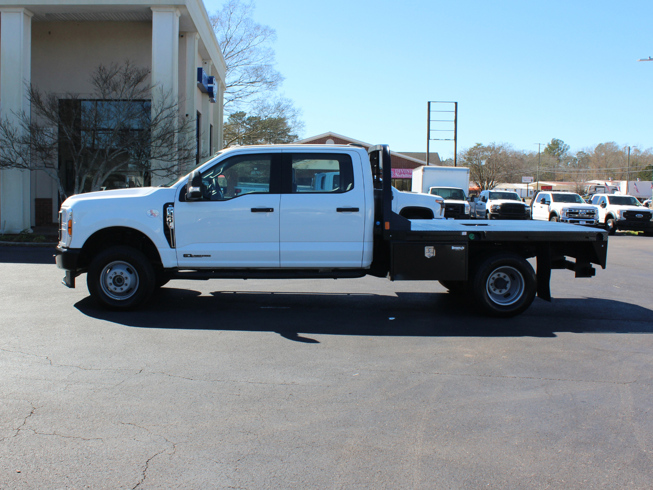 Ford F-350 SD XL Crew Cab Long Bed DRW 4WD 2024