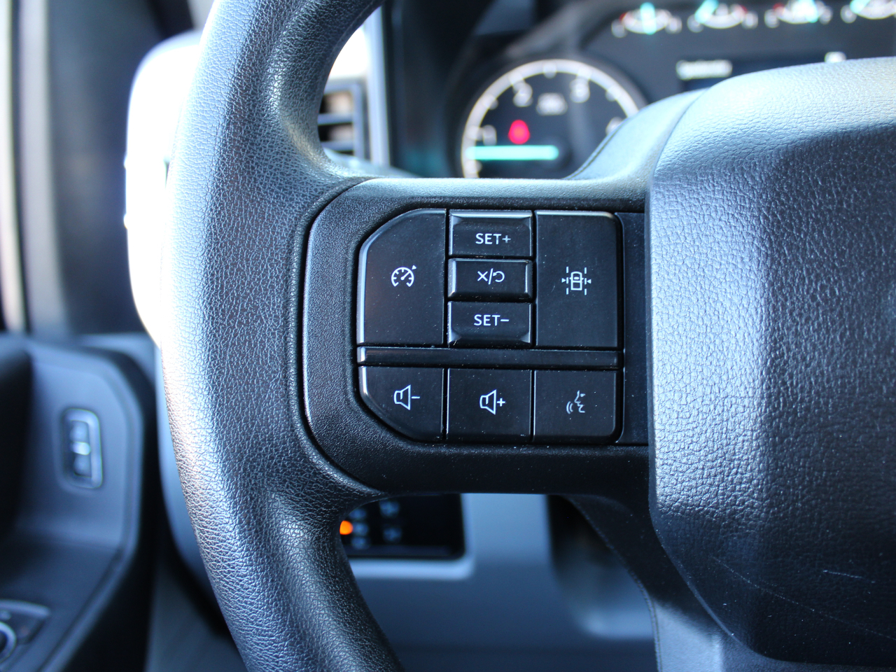 Ford F-350 SD XL Crew Cab Long Bed DRW 4WD 2024