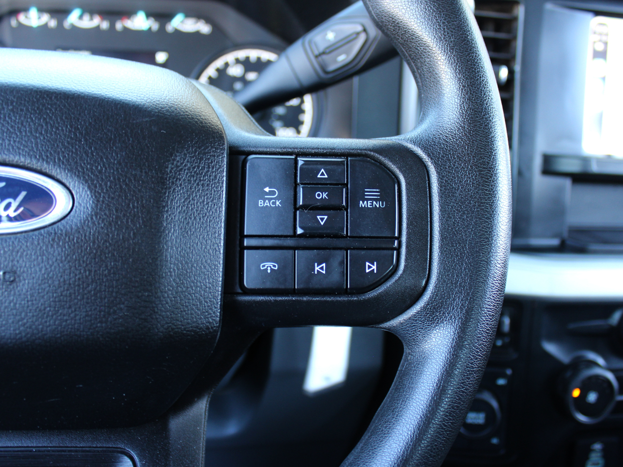 Ford F-350 SD XL Crew Cab Long Bed DRW 4WD 2024