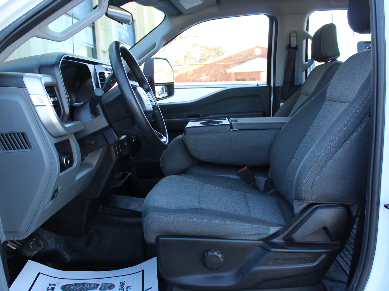 Ford F-350 SD XL Crew Cab Long Bed DRW 4WD 2024