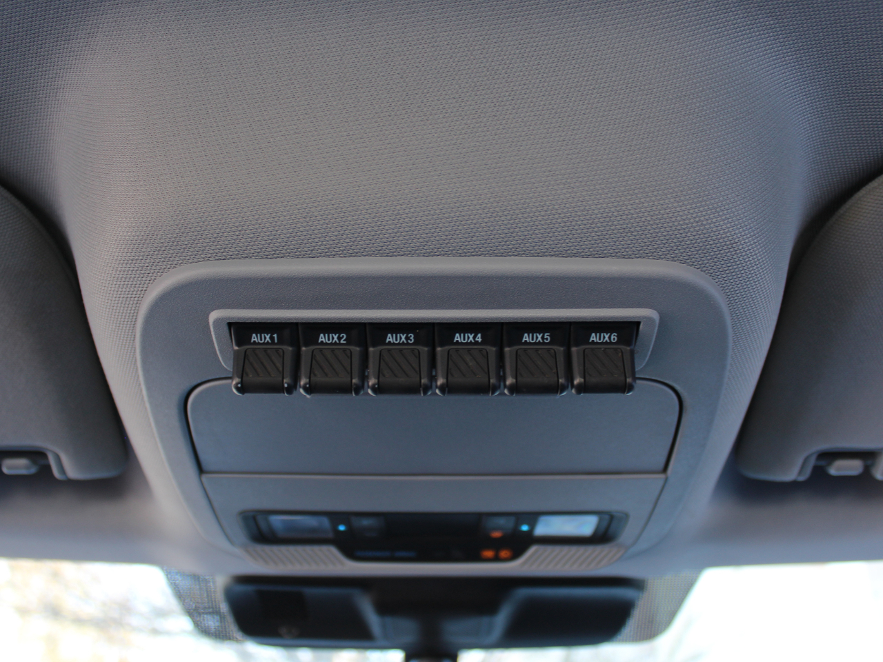 Ford F-350 SD XL Crew Cab Long Bed DRW 4WD 2024