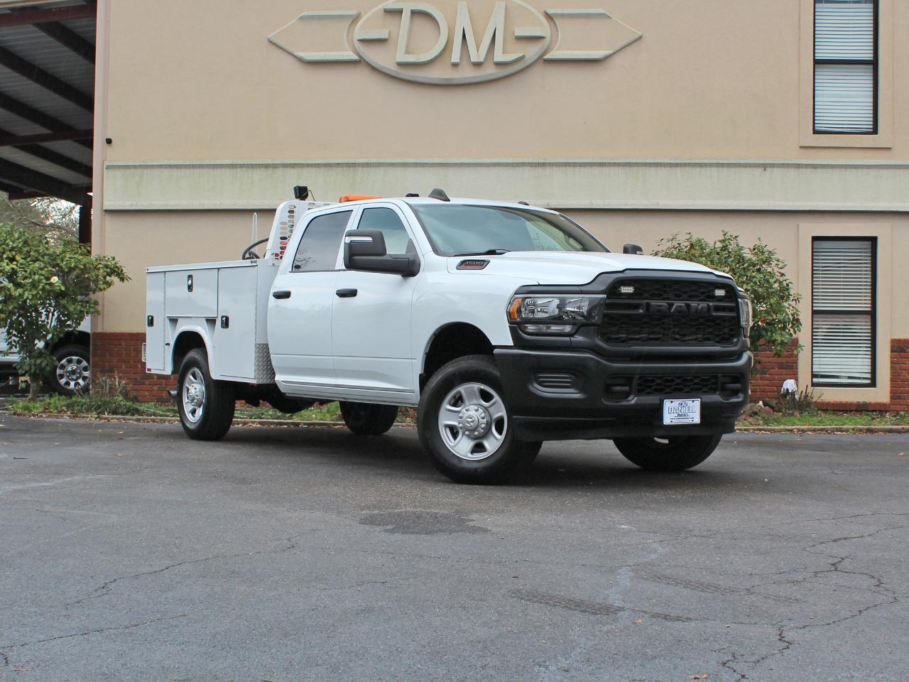 RAM 3500 Tradesman Crew Cab 4WD 2023