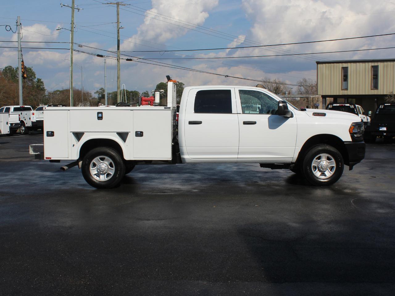 RAM 3500 Tradesman Crew Cab 4WD 2023