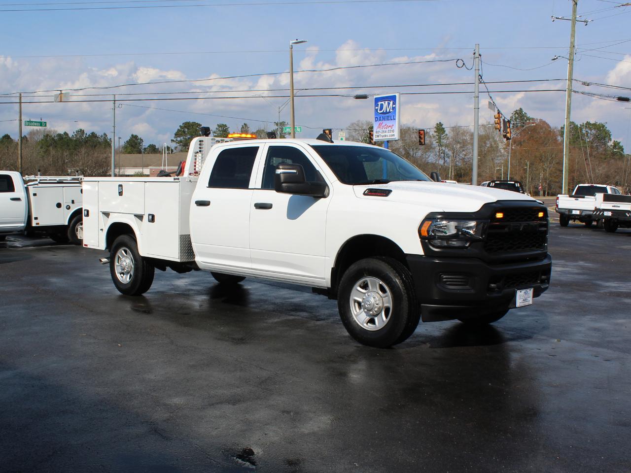 RAM 3500 Tradesman Crew Cab 4WD 2023