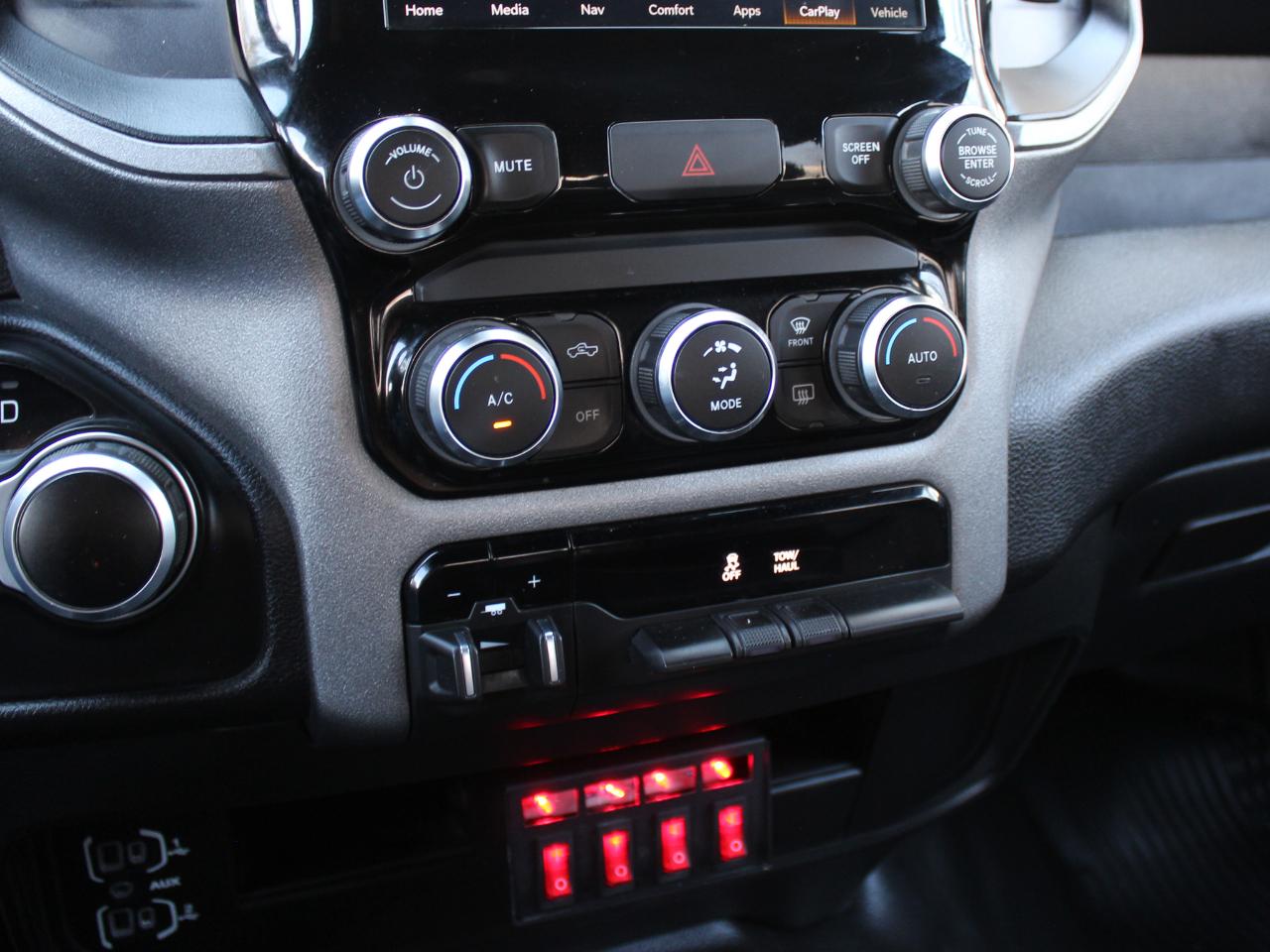 RAM 3500 Tradesman Crew Cab 4WD 2023