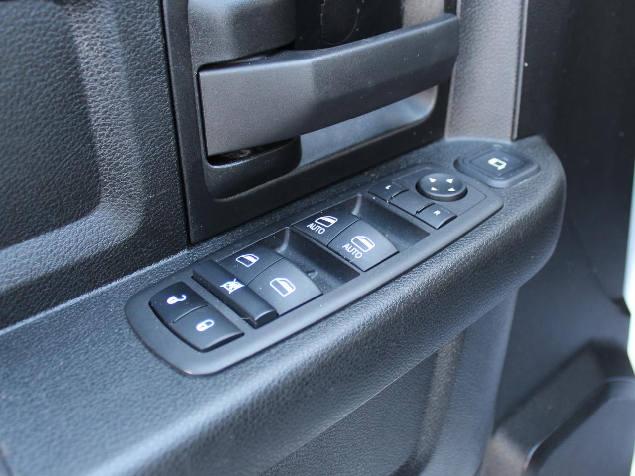 RAM 3500 Tradesman Crew Cab 4WD 2023