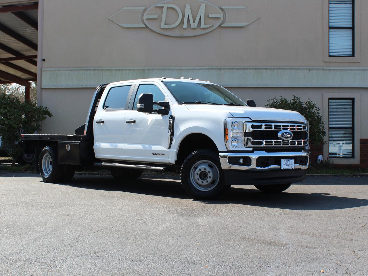Ford F-350 SD XL Crew Cab Long Bed DRW 4WD 2024