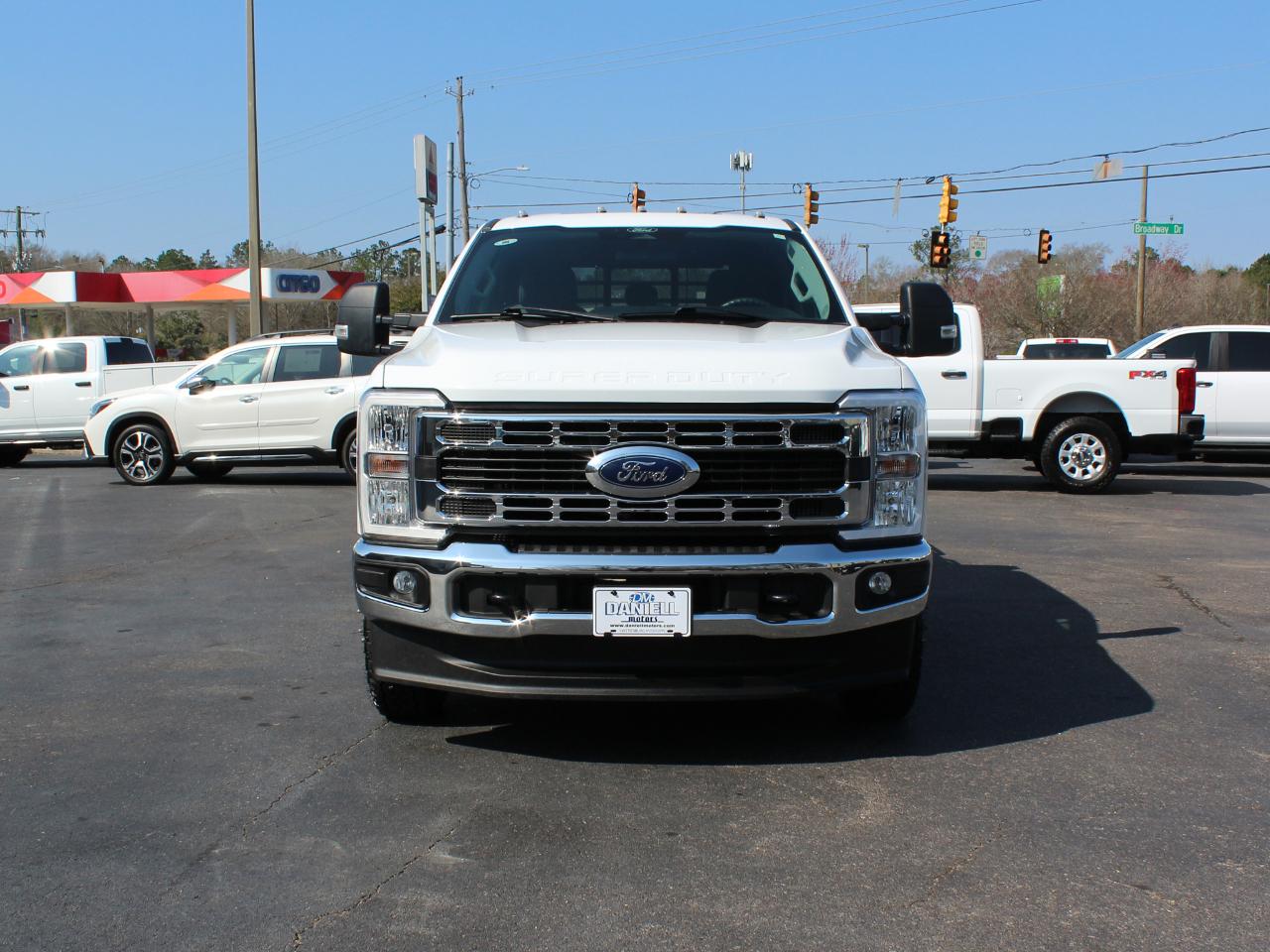 Ford F-350 SD XL Crew Cab Long Bed DRW 4WD 2024