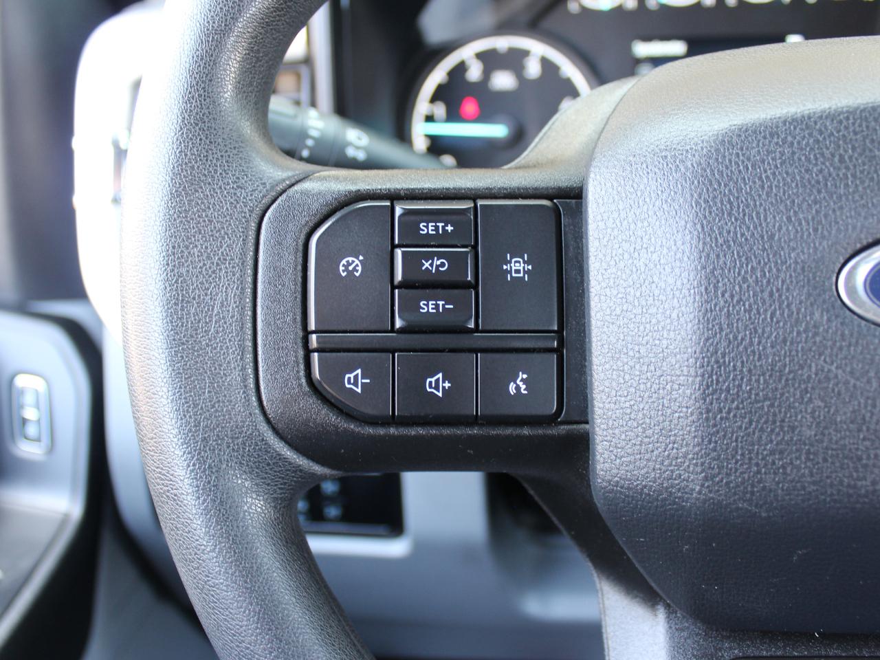 Ford F-350 SD XL Crew Cab Long Bed DRW 4WD 2024