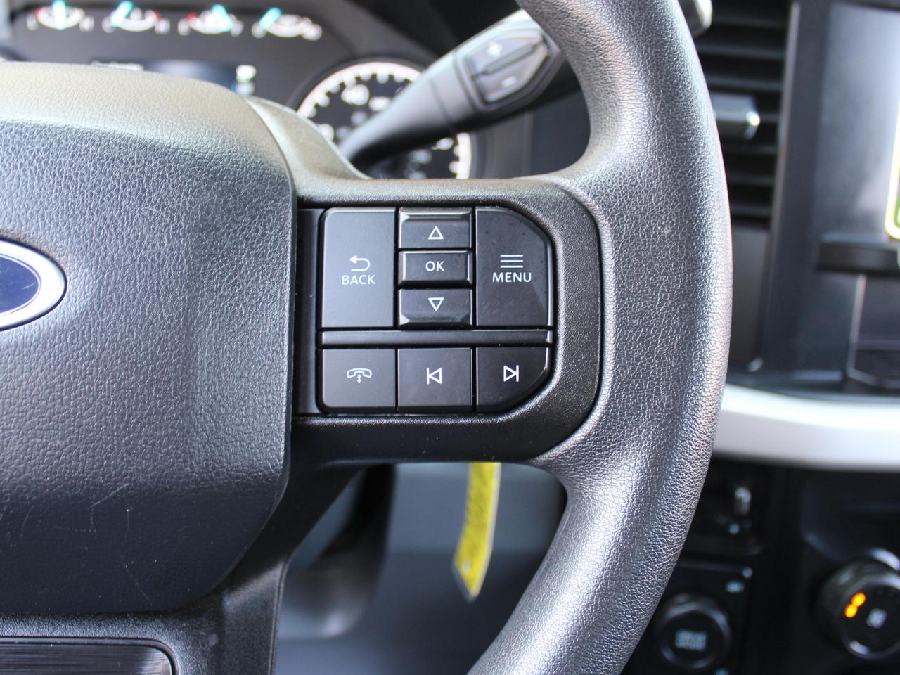 Ford F-350 SD XL Crew Cab Long Bed DRW 4WD 2024