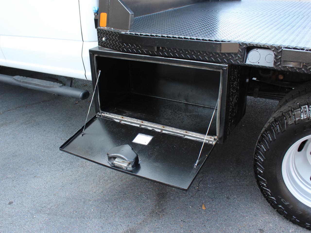 Ford F-350 SD XL Crew Cab Long Bed DRW 4WD 2024