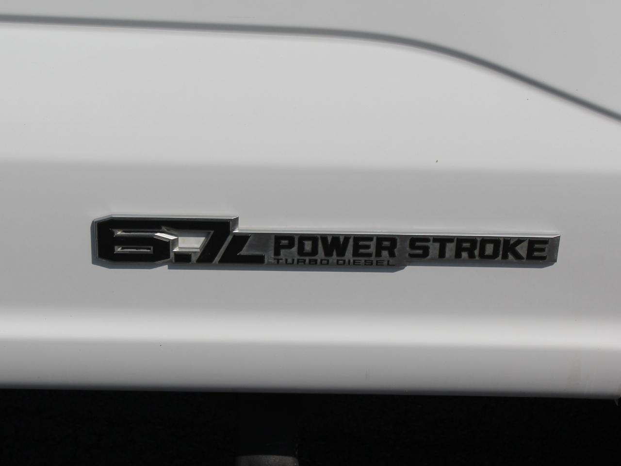 Ford F-350 SD XL Crew Cab Long Bed DRW 4WD 2024