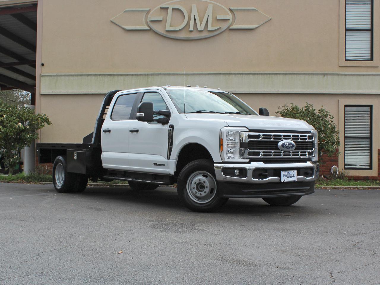 Ford F-350 SD XL Crew Cab Long Bed DRW 4WD 2024