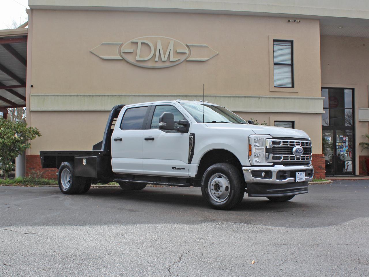 Ford F-350 SD XL Crew Cab Long Bed DRW 4WD 2024