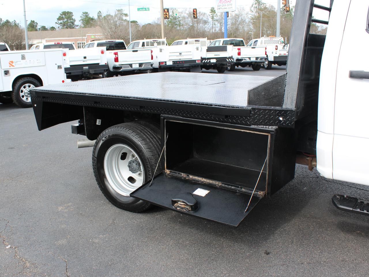 Ford F-350 SD XL Crew Cab Long Bed DRW 4WD 2024