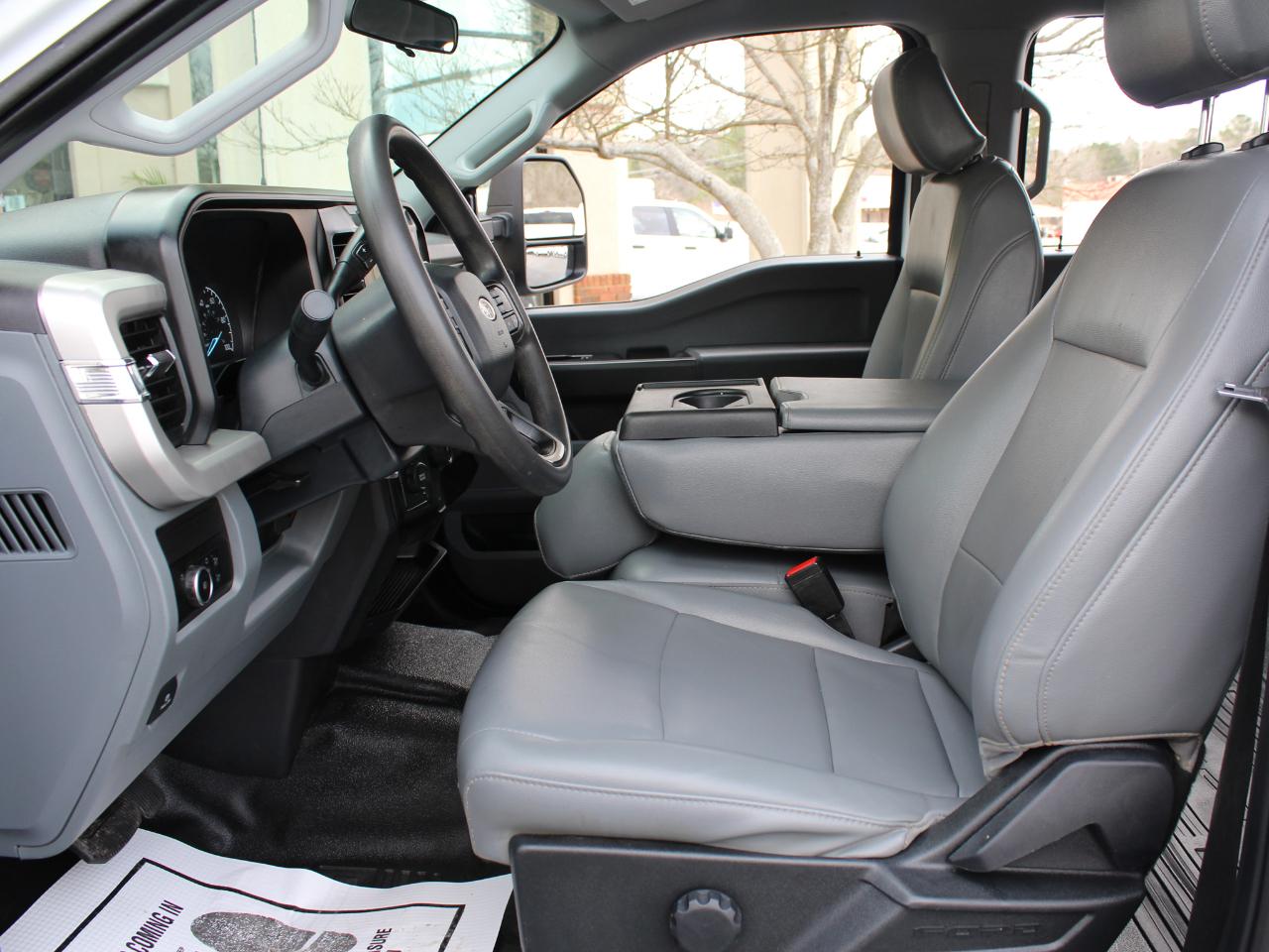 Ford F-350 SD XL Crew Cab Long Bed DRW 4WD 2024