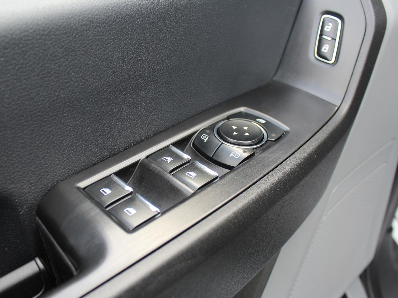 Ford F-350 SD XL Crew Cab Long Bed DRW 4WD 2024