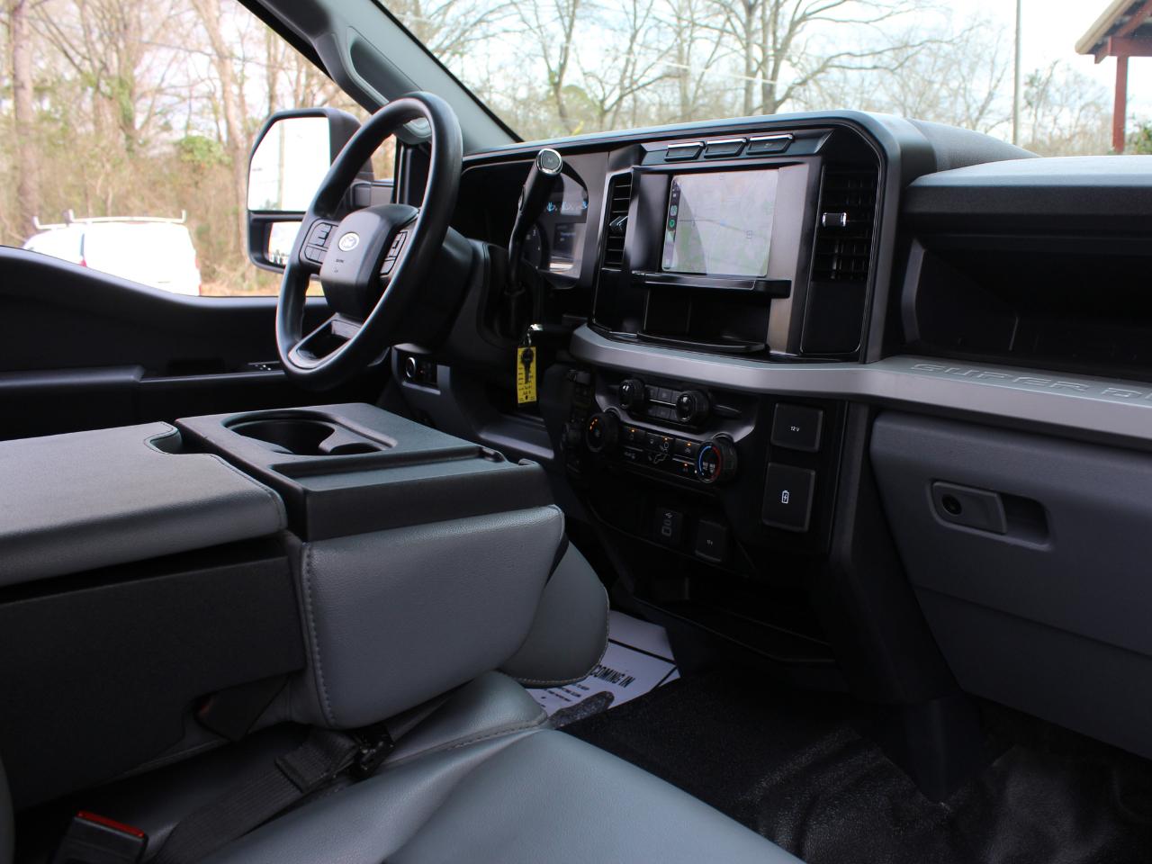 Ford F-350 SD XL Crew Cab Long Bed DRW 4WD 2024