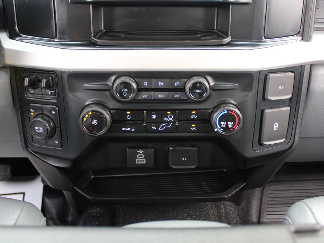 Ford F-350 SD XL Crew Cab Long Bed DRW 4WD 2024