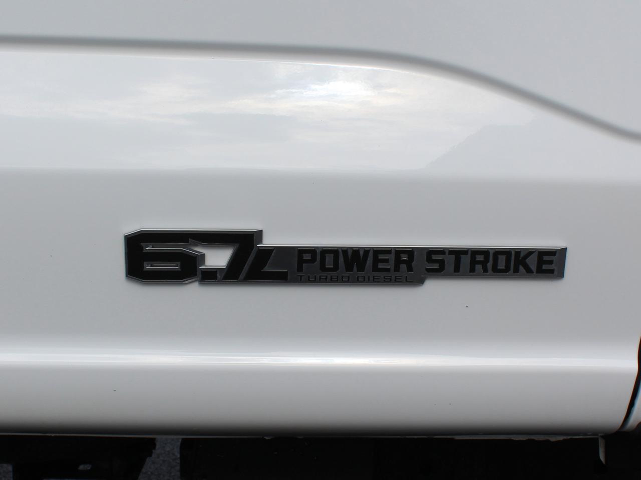 Ford F-350 SD XL Crew Cab Long Bed DRW 4WD 2024