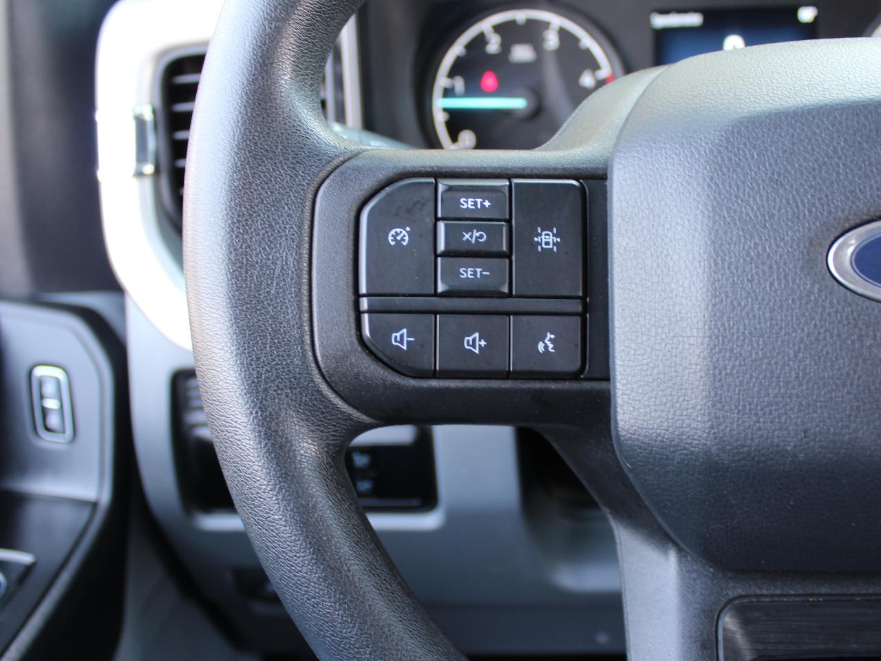 Ford F-550 Crew Cab DRW 4WD 2024