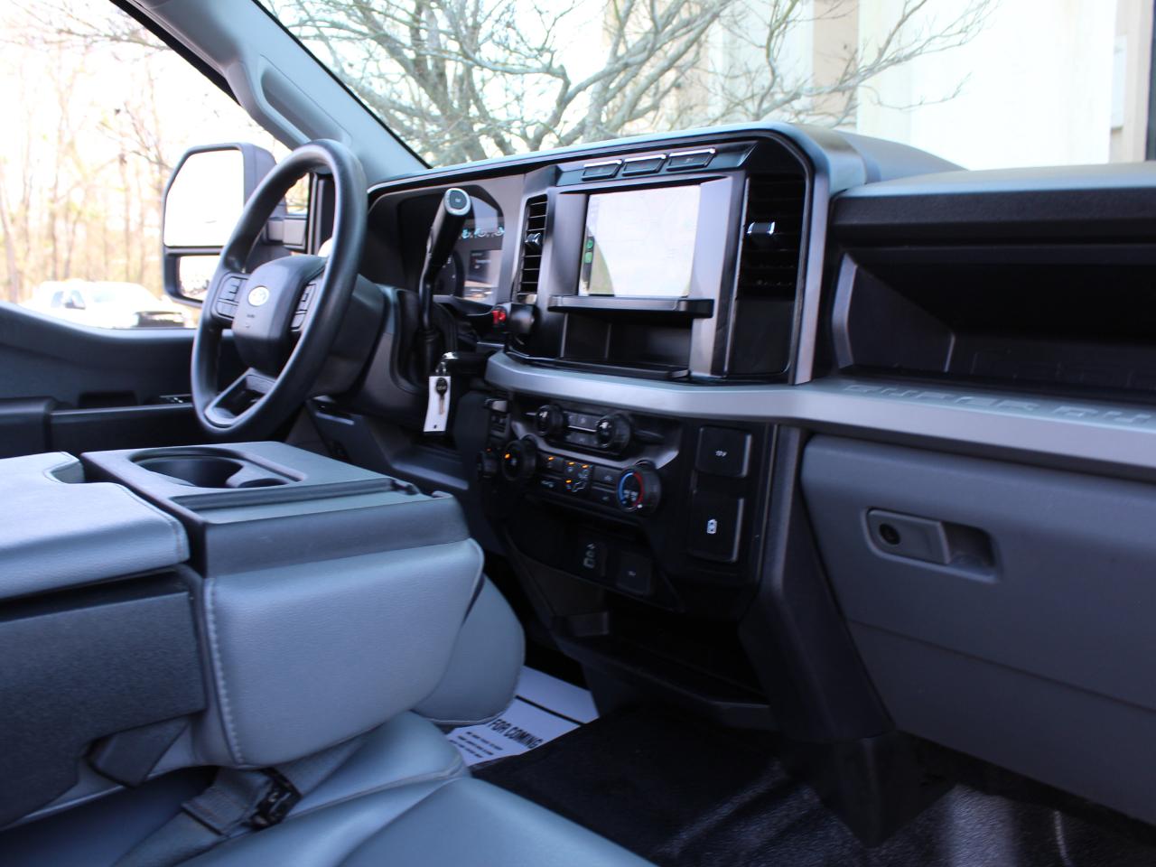 Ford F-550 Crew Cab DRW 4WD 2024