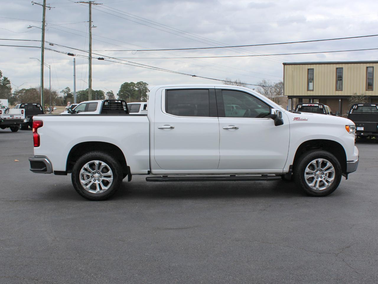 Chevrolet Silverado 1500 LTZ Crew Cab 4WD 2024